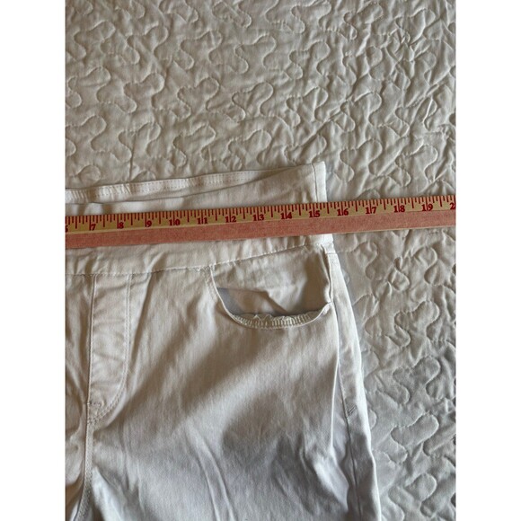 Gloria Vanderbilt, All Around Slimming Effect White Cropped Pants size 10 petite - Picture 6 of 6
